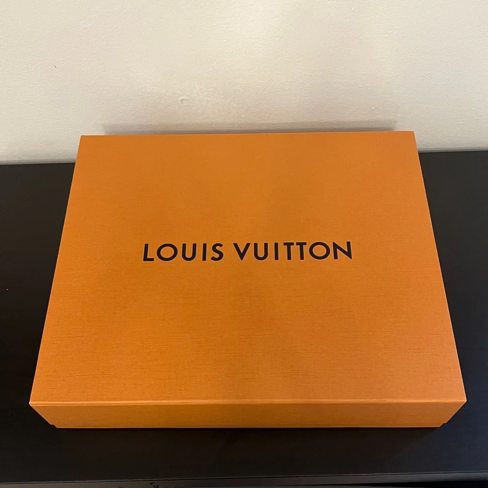 🛍️Louis Vuitton Box 14.5” x 12” x 3” - Picture 4 of 7